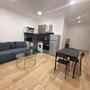 https://sleepsee-8.hotels-rhonealpes.com
