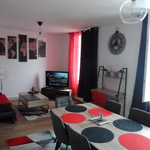 https://joli-petit-appartement-au-cur-du-pays-bourbonnais.hotels-rhonealpes.com